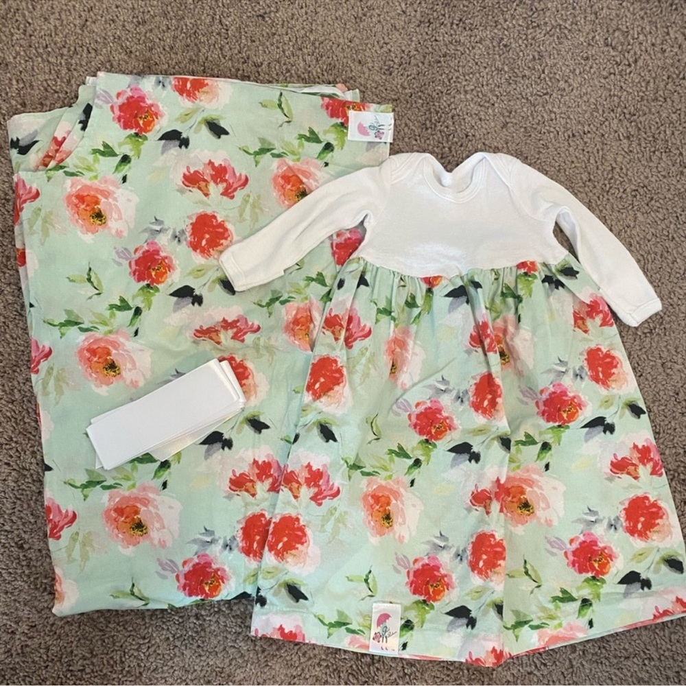 Posh Pushers Emory Delivery & Infant Gowns size Small/Medium